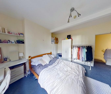 4 bedroom ground floor flat to rent - Photo 4 | Rentumo
