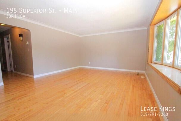 Fresh Main Floor Unit in Desirable LaSalle Neighborhood! - Photo 1