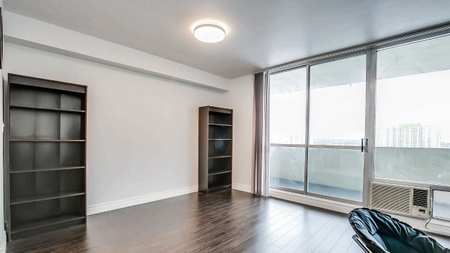 For Lease - 5 Massey Square Unit# 1806, Toronto, Ontario - Photo 3