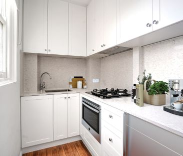 Renovated Studio In The Heart Of Potts Point - Photo 2
