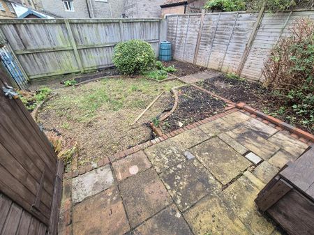 2 bedroom terraced house to rent - Photo 4