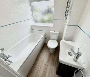 Wharfdale Road, Poole, BH12 - Photo 4