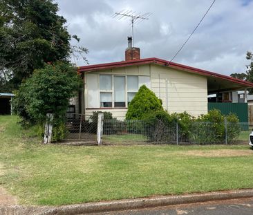 8 Hughes Street, 4350, Centenary Heights Qld - Photo 1