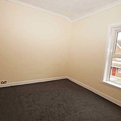 3 bedroom property to rent in Bolton - Photo 1