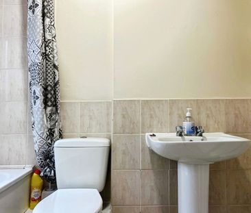 Stanley Avenue, Greenford, UB6 8NN - Photo 5