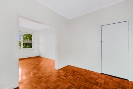 2 Bed, 1 Bath - Photo 4