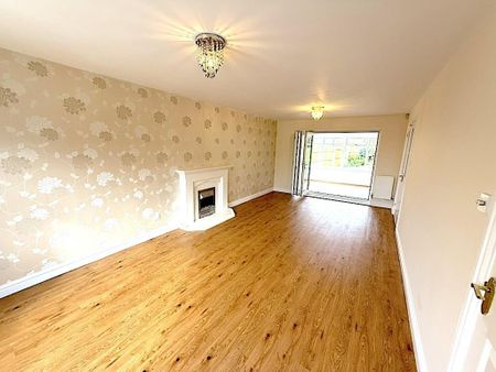 4 bedroom detached house to rent - Photo 3