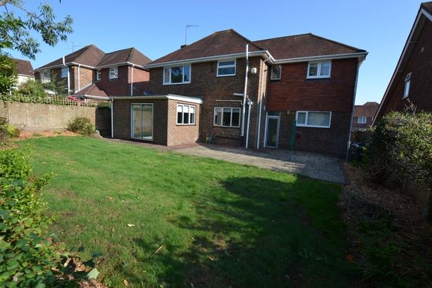 4 bedroom detached house to rent - Photo 1