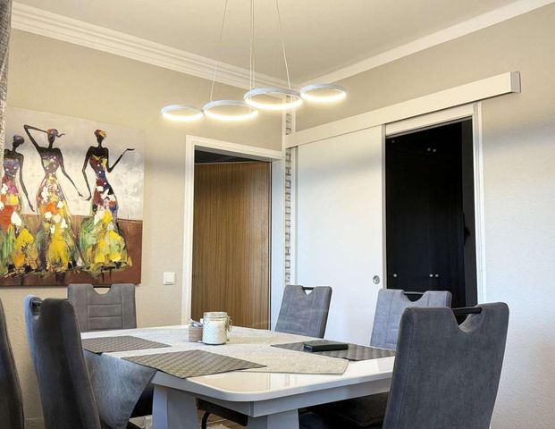 Sonniges Staffelgeschoss - 3 Zi.-Whg. inkl. EBK & zwei Balkonen. - Foto 1