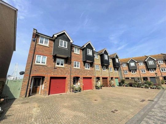 Silver Strand West, Eastbourne, BN23 - Photo 1