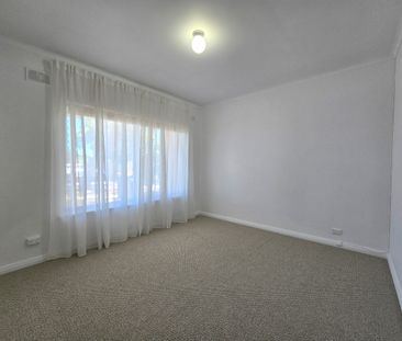 DELIGHTFUL 2 BEDROOM UNIT IN SEASIDE LOCATION! - Photo 6