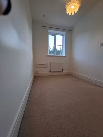 3 bedroom House to rent - Photo 3