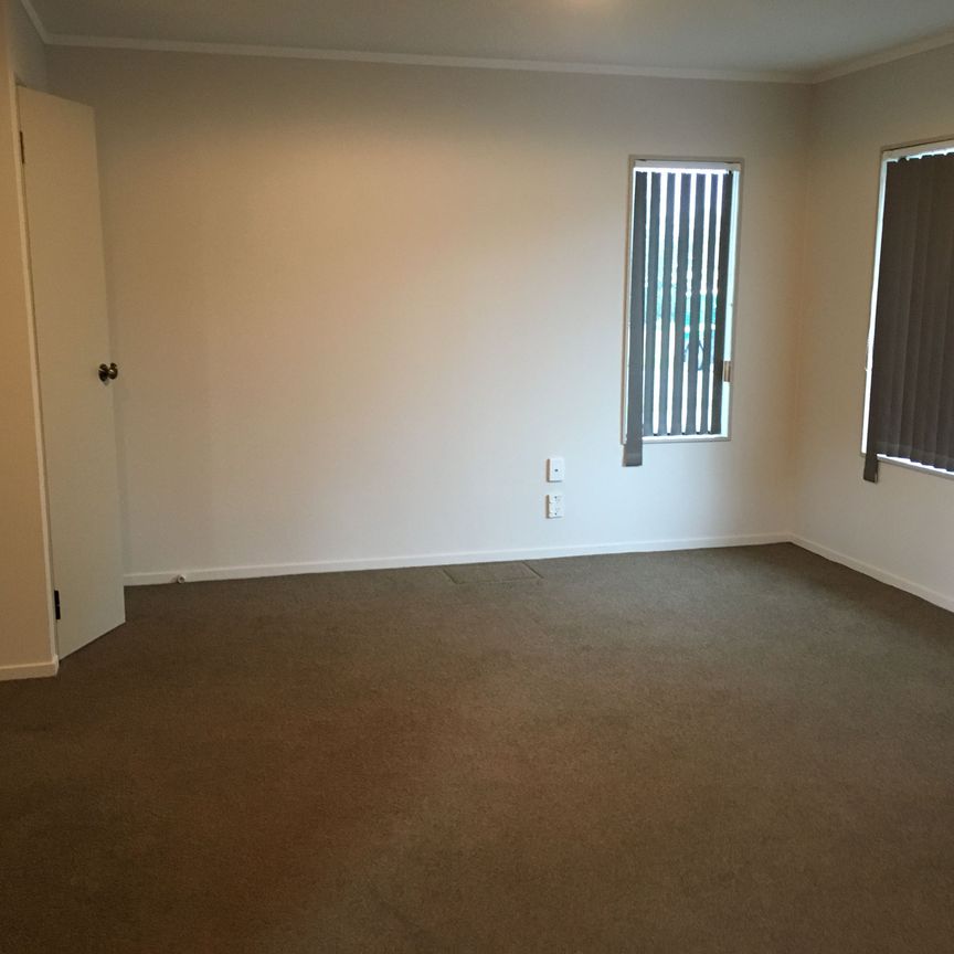 Studio Unit Unfurnished - Photo 1