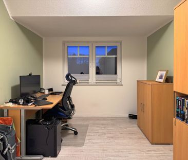 Gemütliche Dachgeschosswohnung mit Balkon in ruhiger und dennoch ze... - Photo 5