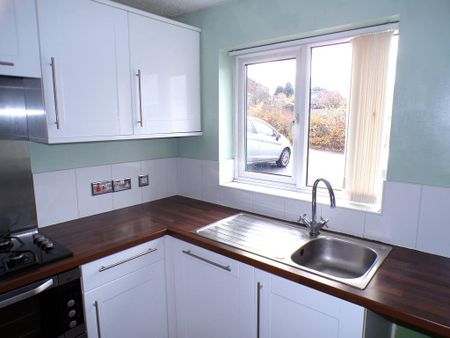 2 bedroom terraced house to rent - Photo 4