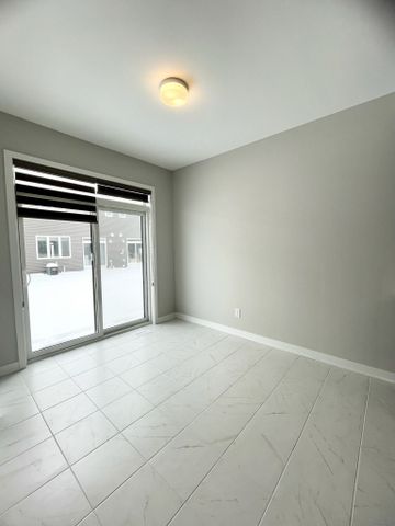 For Lease - 634 Allied Mews, Stittsville - Munster - Richmond, Ontario - Photo 2