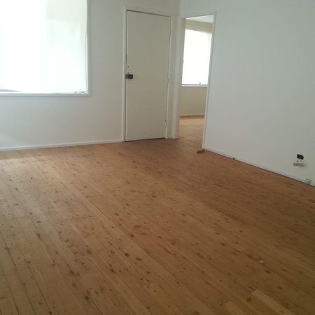 Comfortable Living in a Well-Maintained Home - Photo 4