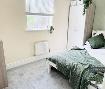1 bedroom in a house share to rent - Photo 3