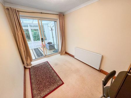 2 bedroom semi-detached bungalow to rent - Photo 2