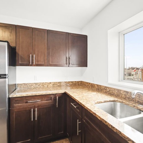 178 Machray, Winnipeg, MB - Photo 1