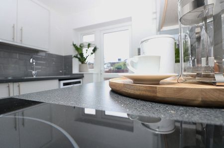 Room in a Shared House, Bloemfontein Road, W12 - Photo 4