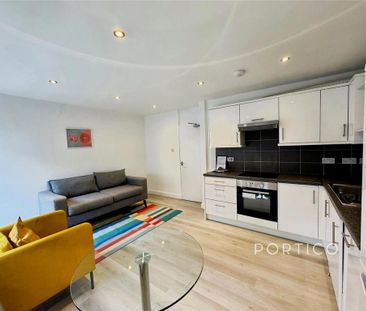 1 bedroom in a house share to rent - Photo 2