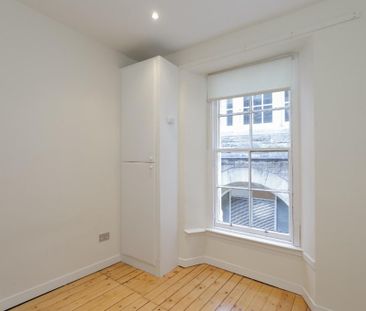 3 bedroom flat to rent - Photo 3
