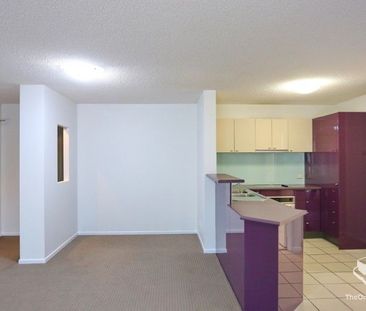 One bedroom apartment at heart of Toowong - Photo 6