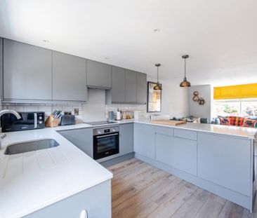 3 bedroom semi-detached house to rent - Photo 4