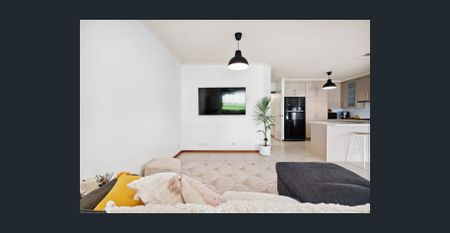 4 Bedroom Home in Kilburn - Photo 2