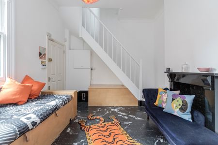 1 Bed Maisonette, Perseverance Works, E2 - Photo 2