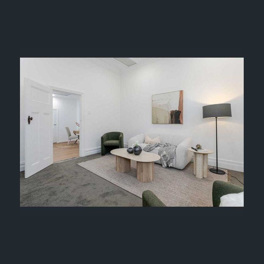 Lovely family Home in a Prime City-Fringe Location - Photo 1