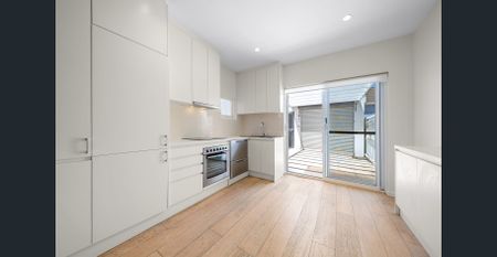 Stylish Single-Level Semi in the Heart of Bondi Junction - Photo 3