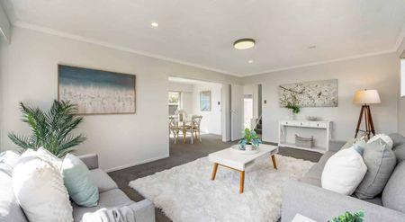 4-Bedroom Home in Waterloo - Photo 2