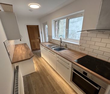2 Donegall Avenue, Belfast, BT12 6LX - Photo 1
