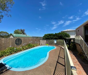 Rent Includes Monthly Pool Service&excl; - Photo 4