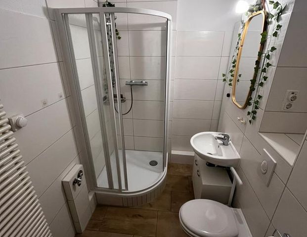 Nachmieter für 2 Raum Wohnung mit Einbauküche - Foto 1