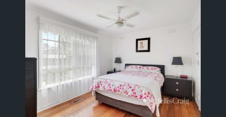 FAMILY HOME IN CENTRAL ELTHAM - Photo 3