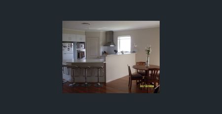 BEAUTIFUL AND SPACIOUS HOME!! - Photo 5