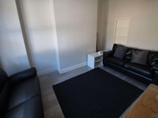 4 bedroom house to rent - Photo 1