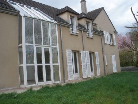 MAISON SPACIEUSE AVEC BEAU JARDIN - Photo 3