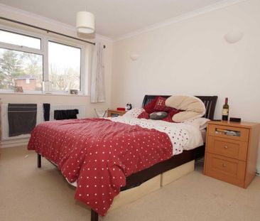 2 bed Flat for rent - Photo 4