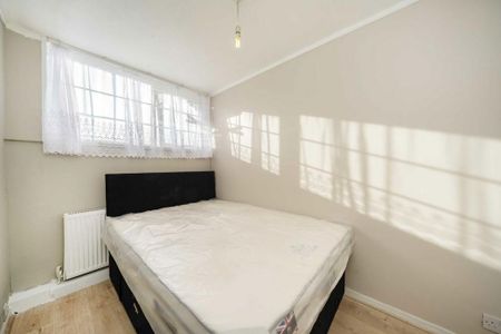 4 bedroom terraced house to rent - Photo 4