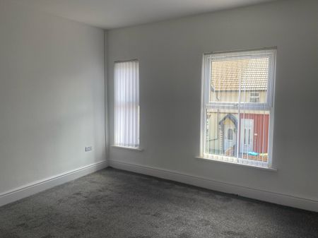 16 LIME STREET - Photo 3