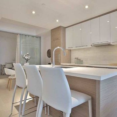 Fully Furnished Luxury 2 Bedroom Apartment near Queens Park! - Photo 1