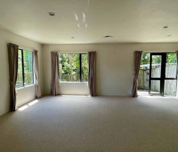 Townhouse in good location - Photo 2