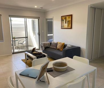 Modern 2 Bedroom Unit available soon, $750/week - Photo 4