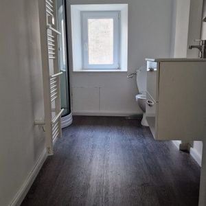 F2 2EME ETAGE - Photo 2