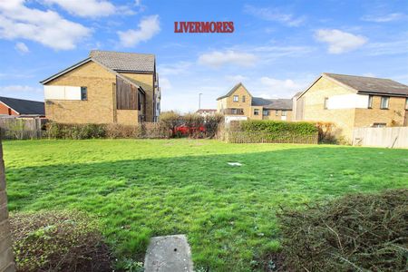 1 bedroom Apartment to let - Photo 5