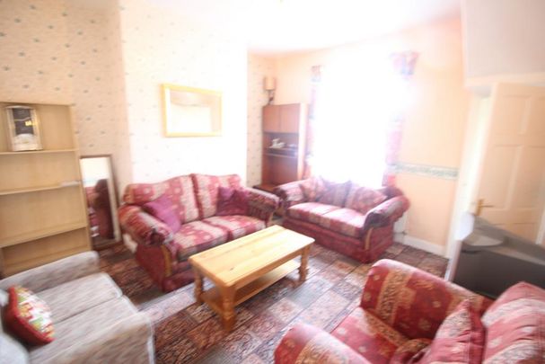 4 bedroom terraced house to rent - Photo 1